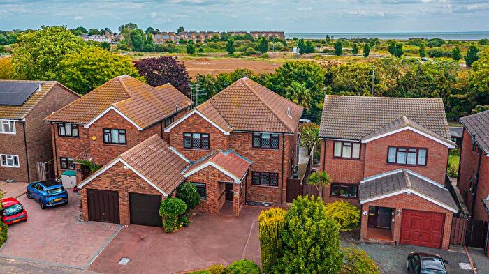 5 Bedroom Detached House For Sale In Admirals Walk, Southend-On-Sea, SS3