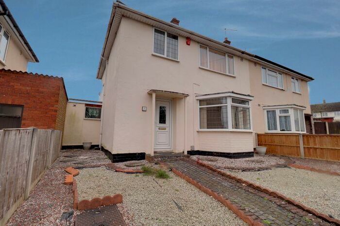 3 Bedroom Semi-Detached House To Rent In Byron Close, Stafford, ST16