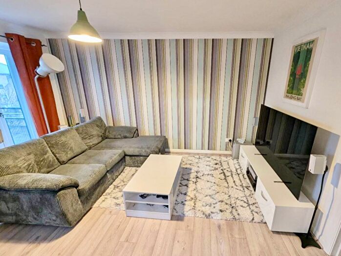 2 Bedroom Flat To Rent In Britannia Gate, London, E16