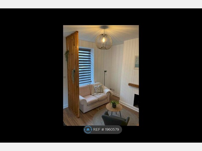 2 Bedroom End Of Terrace House To Rent In Beech Street, Rossendale, BB4