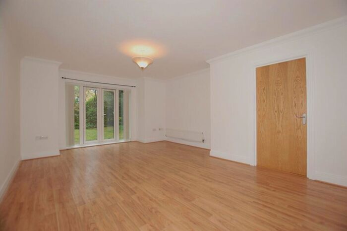 2 Bedroom Flat To Rent In Palisade Court, Oaklands Road, Bromley, BR1