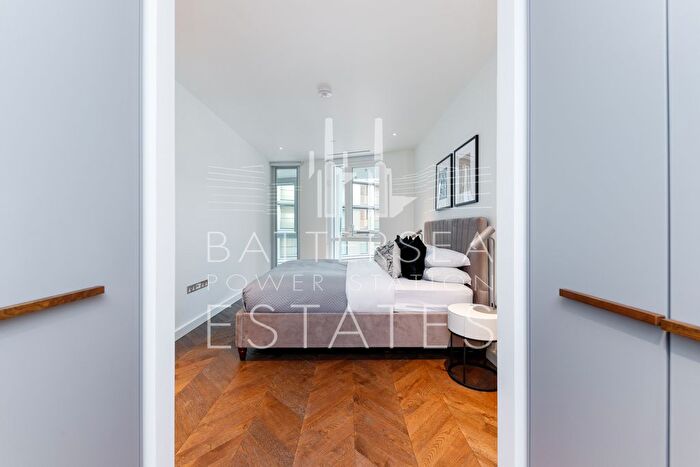 2 Bedroom Flat To Rent In L-, Prospect Way, Battersea, SW11