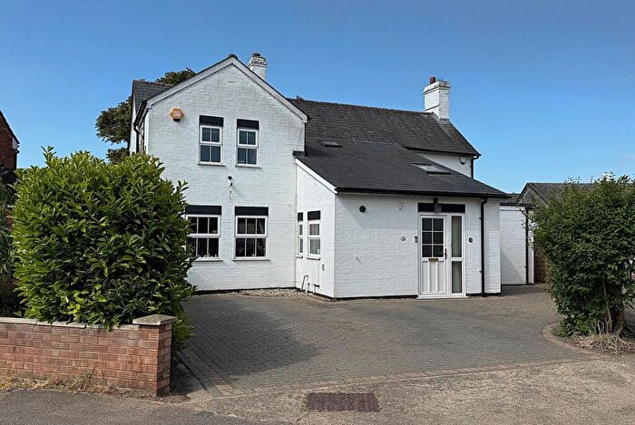 4 Bedroom Detached House For Sale In Astwick Road, Stotfold, Hitchin, SG5