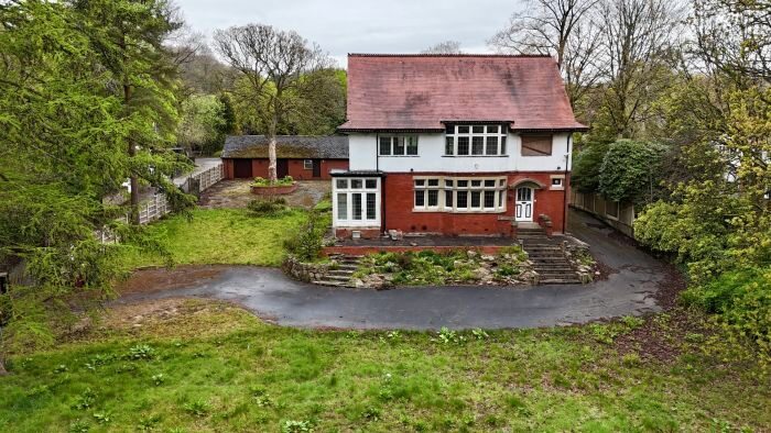 Detached House For Sale In Glenbarr, Chorley New Road, BL1
