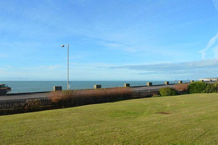 1 Bedroom Retirement Property For Sale In Merryfield Court, Marine Parade, Seaford, BN25