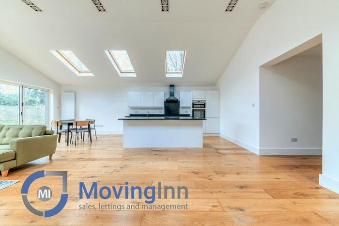 4 Bedroom Bungalow To Rent In Sunnyhill Road, Streatham, SW16