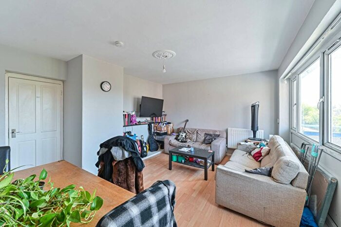 4 Bedroom Flat For Sale In Haymerle Road, Peckham, London, SE15
