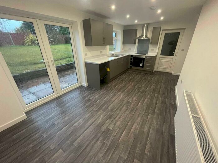 3 Bedroom Semi-Detached House To Rent In Sitwell Road, Worksop, S81