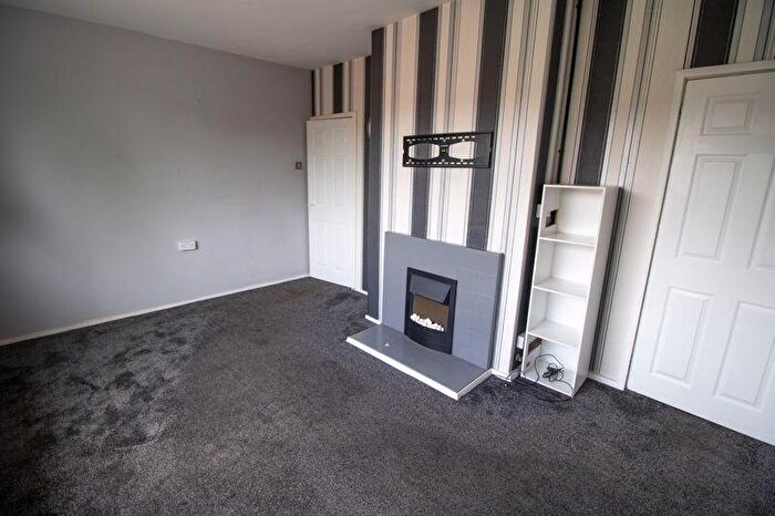 2 Bedroom Flat For Sale In Coniston Avenue, Farnworth, Bolton, BL4