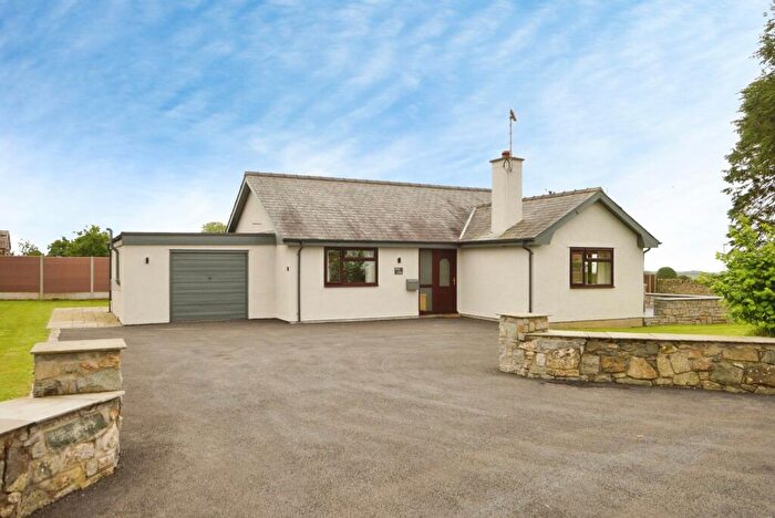 2 Bedroom Detached House For Sale In Pencaenewydd, Pwllheli, Gwynedd, LL53