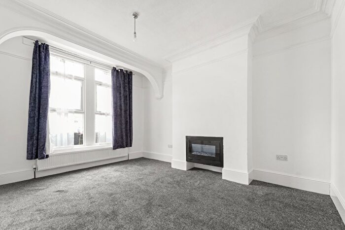 3 Bedroom Terraced House For Sale In Branksome Road, Southend-On-Sea, SS2