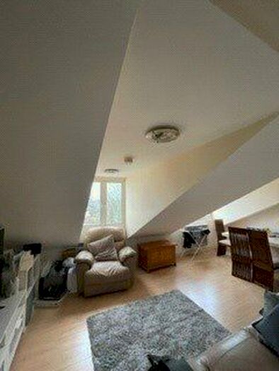 2 Bedroom Flat To Rent In Waltham Cross, Hertfordshire, EN8