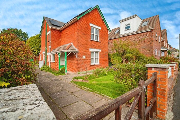 3 Bedroom Detached House For Sale In Alice Road, Dorchester, DT1