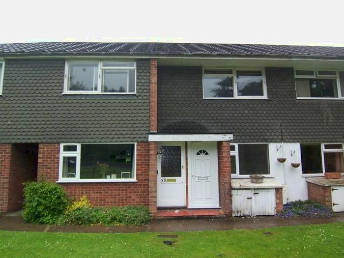2 Bedroom Maisonette To Rent In Home Farm Close, Tadworth KT20