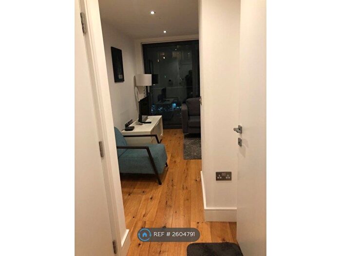 Studio To Rent In Station Road, Hayes, UB3