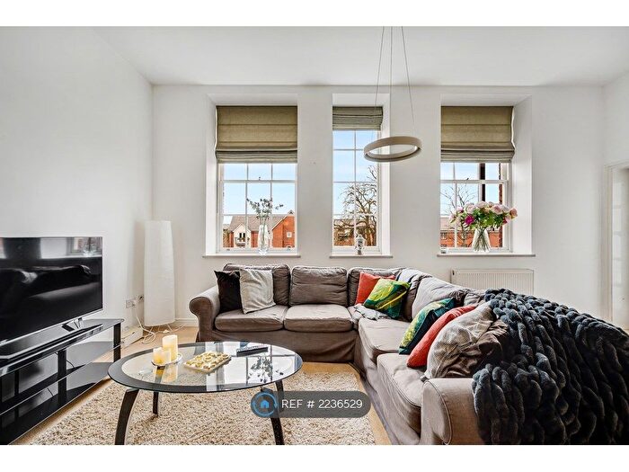 2 Bedroom Flat To Rent In Didsbury Gate, Manchester, M20