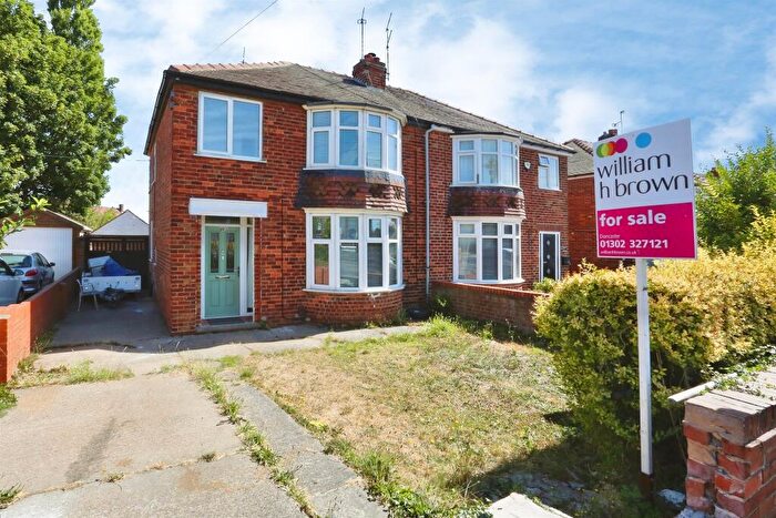 3 Bedroom Semi-Detached House For Sale In Mill Lane, Warmsworth, Doncaster, DN4