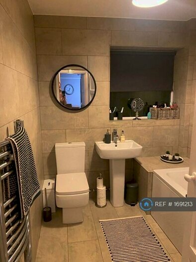 2 Bedroom Flat To Rent In Fremantle Road, Aylesbury, HP21