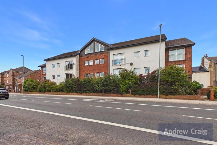 2 Bedroom Flat For Sale In Appletree Court, Gateshead, NE8
