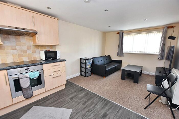 1 Bedroom Flat For Sale In East Hill, Tuckingmill, TR14