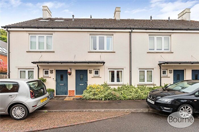 2 Bedroom Terraced House For Sale In Baynton Road, Woking, Surrey, GU22