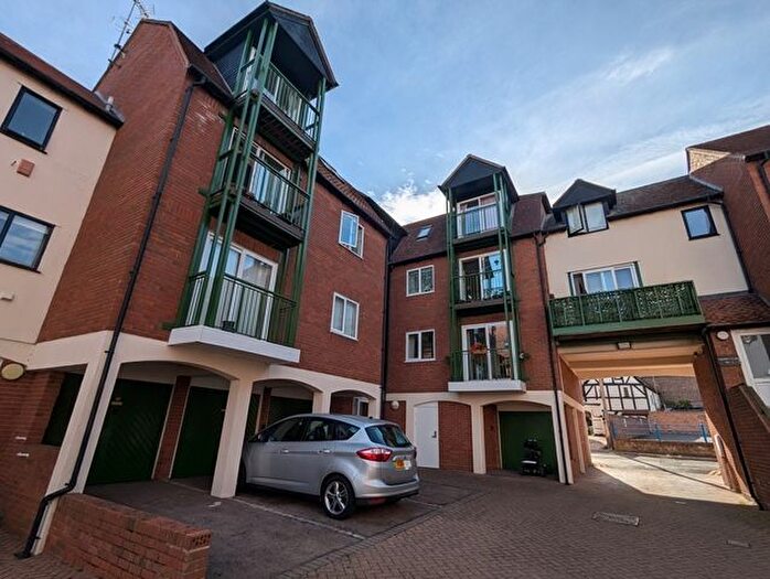 1 Bedroom Flat To Rent In Priors Court, Back Of Avon, Tewkesbury, GL20