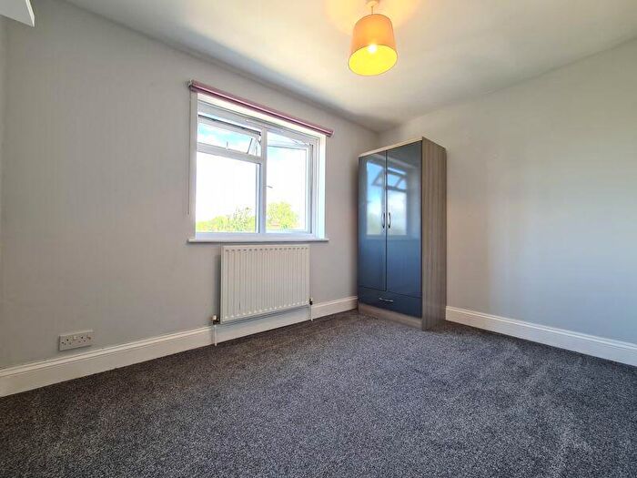 2 Bedroom Flat For Sale In Sutton Road, Southend-On-Sea, SS2