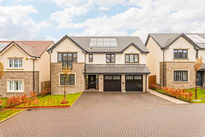 5 Bedroom Detached House For Sale In Threipmuir Walk, Murieston, Livingston, EH54
