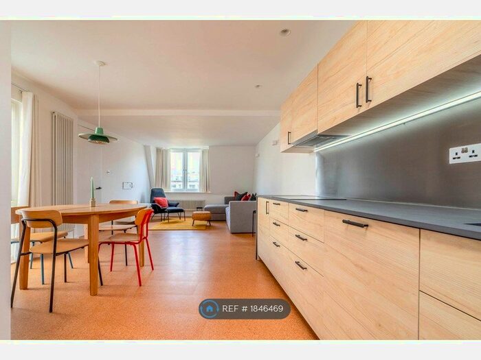 2 Bedroom Flat To Rent In Goswell Road, London, EC1V