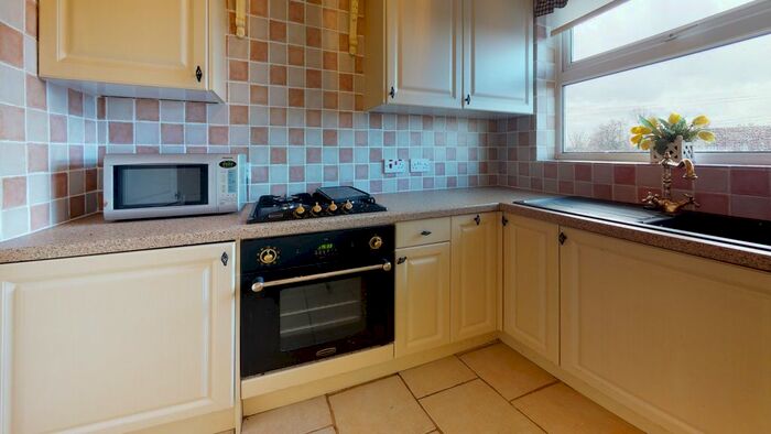 3 Bedroom Flat To Rent In Coventry Road, Coleshill, B46