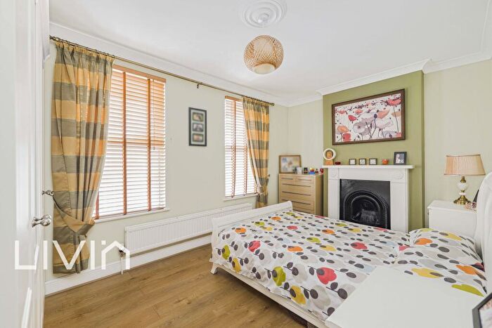 2 Bedroom Semi-Detached House For Sale In Sylverdale Road, Croydon, Surrey, CR0