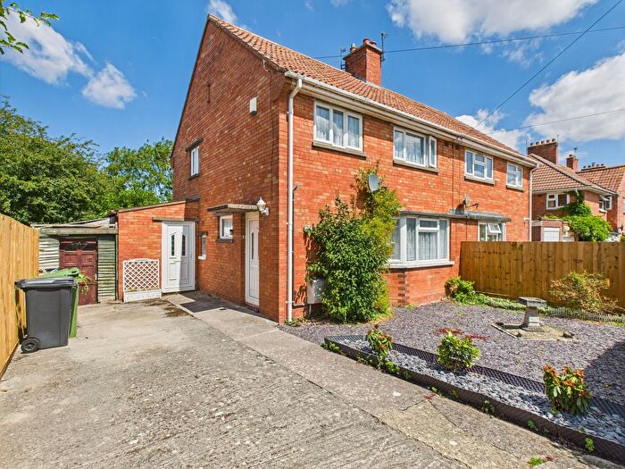 3 Bedroom Semi-Detached House For Sale In Sunnymead, Bridgwater, TA6