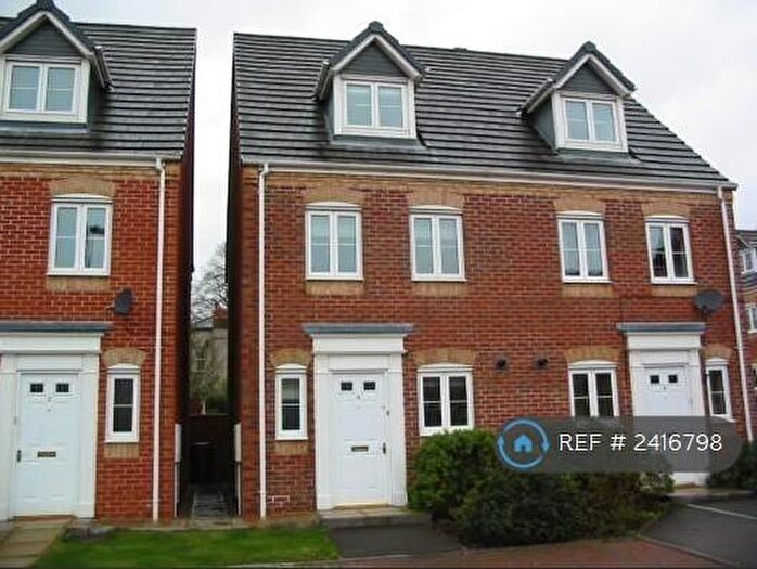 3 Bedroom Semi-Detached House To Rent In Perry Close, Tamworth, B79