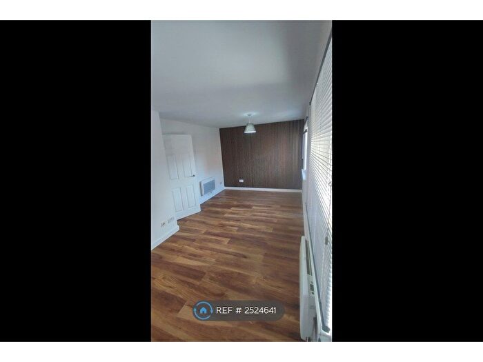 Studio To Rent In Bow Arrow Lane, Dartford, DA2