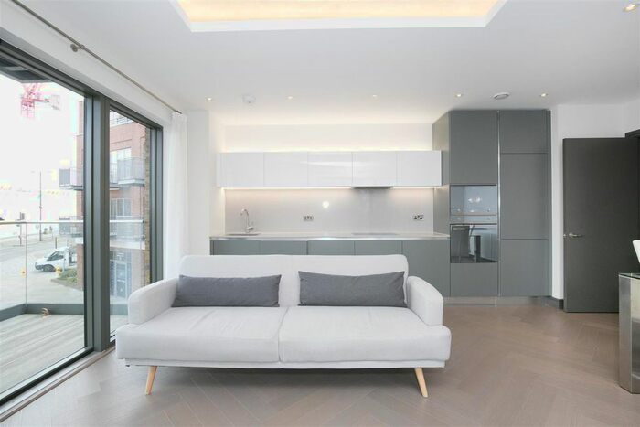 2 Bedroom Flat To Rent In Brewery Lane, Twickenham, TW1