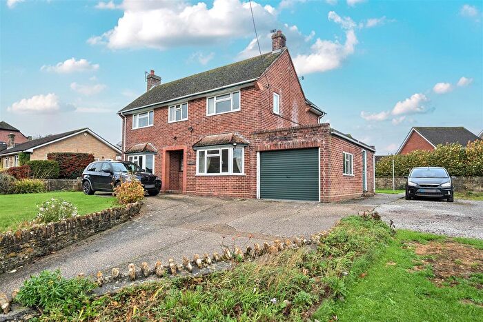 3 Bedroom Property For Sale In Station Road, Stalbridge, Sturminster Newton, DT10
