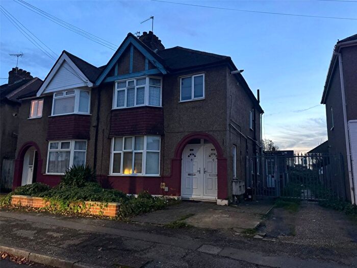 1 Bedroom Flat To Rent In St Anselms Road, Hayes, Greater London, UB3