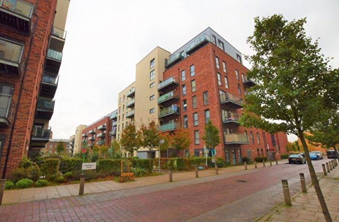 3 Bedroom Flat For Sale In Exeter House, Academy Way, Barking & Dagenham, Dagenham, RM8