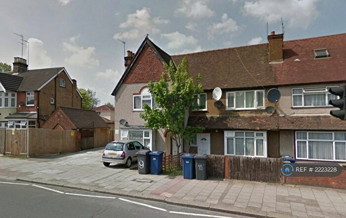 3 Bedroom Maisonette To Rent In Deansbrook Road, Edgware, HA8