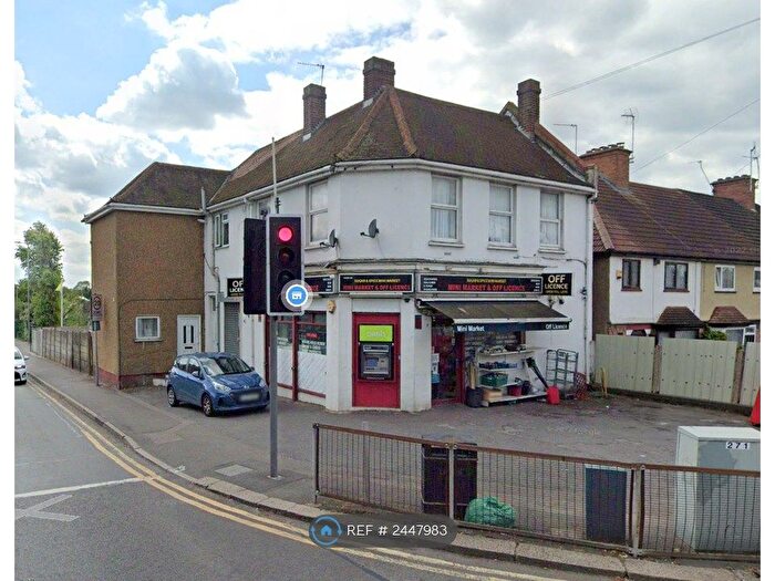 3 Bedroom Flat To Rent In Hagden Lane, Watford, WD18