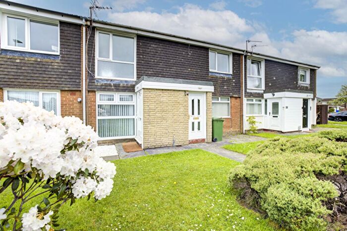 2 Bedroom Flat For Sale In Wedder Law, Cramlington, NE23