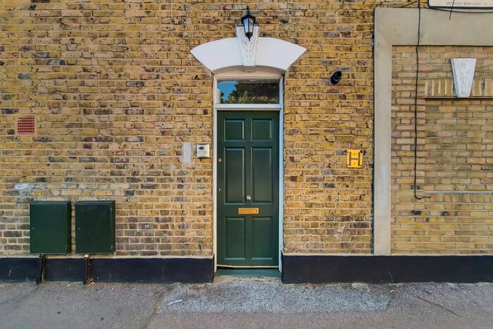 Studio To Rent In Grove Lane, Camberwell, London, SE5