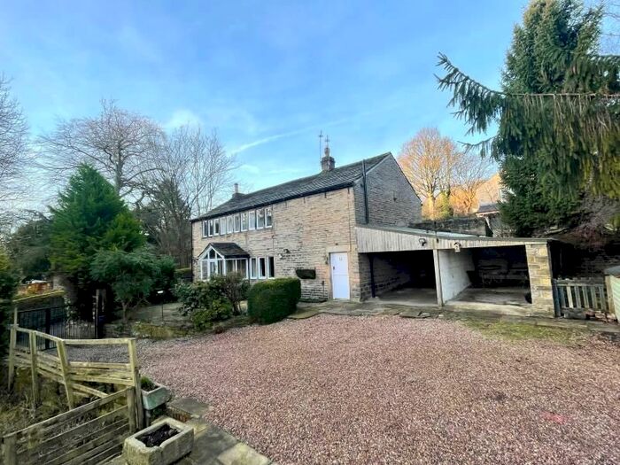 4 Bedroom Detached House To Rent In Little Robin Royd, Huddersfield Road, Thongsbridge, Holmfirth, HD9