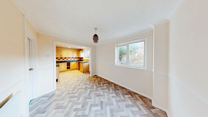 4 Bedroom Semi-Detached House To Rent In Oaksford, Cwmbran, NP44