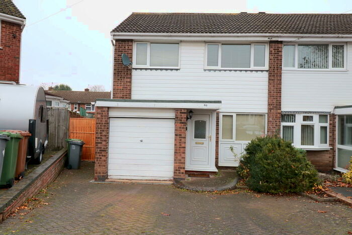3 Bedroom Semi-Detached House To Rent In Lammas Close, Solihull, B92