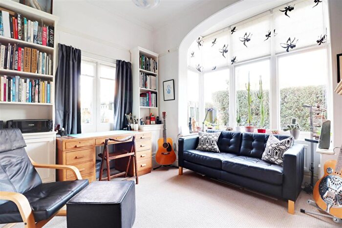 3 Bedroom End Of Terrace House For Sale In Westbourne Avenue, Princes Avenue, Hull, HU5