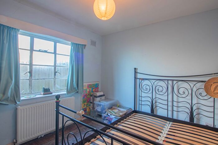 3 Bedroom Detached Bungalow For Sale In Ravensmore Road, Nottingham, Nottinghamshire, NG5