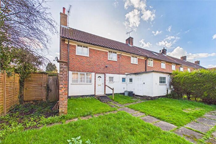 3 Bedroom End Of Terrace House For Sale In Shaws Road, Northgate, Crawley, West Sussex, RH10
