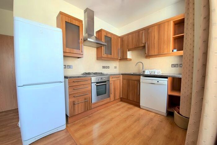 1 Bedroom Flat To Rent In Mossbury Road, Clapham Junction, SW11