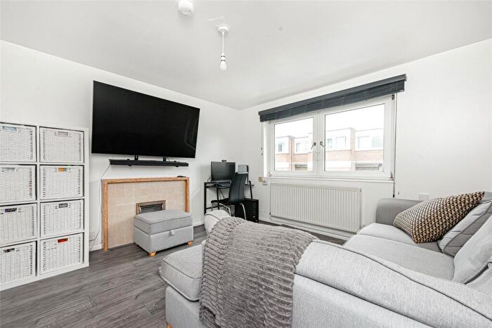 1 Bedroom Apartment For Sale In Watkinson Road, Islington, London, N7